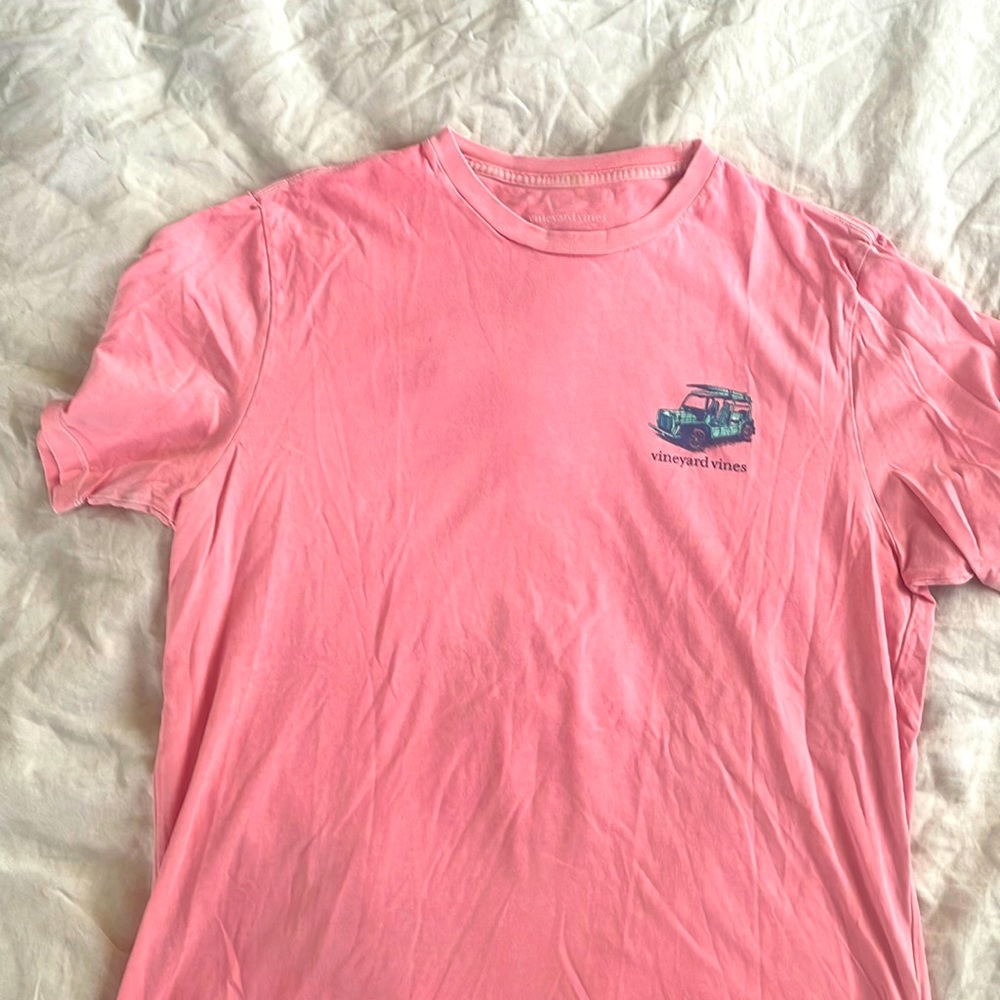 Vineyard Vines surf themed tshirt size L